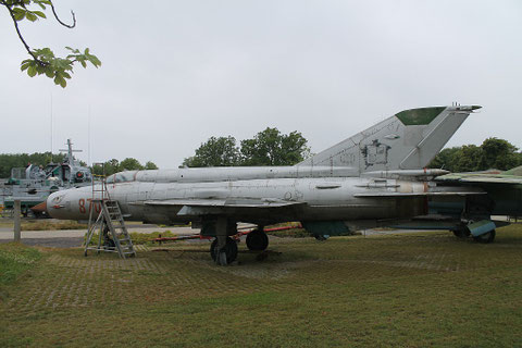 MiG 21bis  " 8705 "  Polish Air Force -2