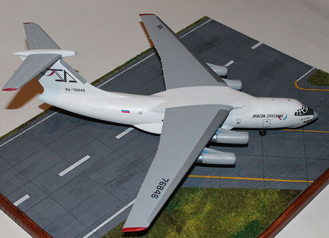 IL 76TD " RA-76846 " Aviacon Zitotrans  Trumpeter  1/144-2