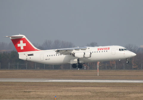 BAe Avro RJ100 " HB-IXT " Swiss -1