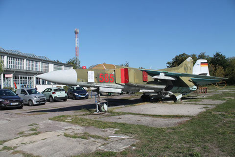 MiG 23MF " 585 " NVA -2