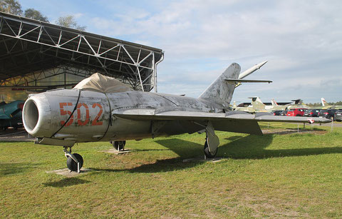 MiG 17F "502"  NVA -2
