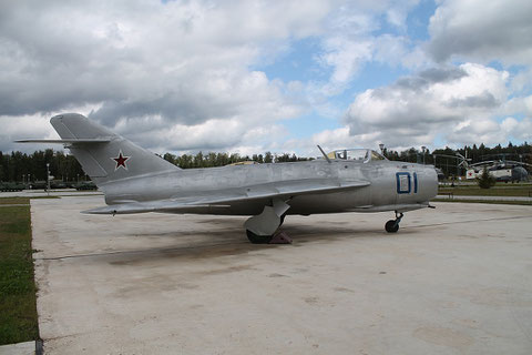 MiG 17  " 01 "  Russian Air Force -3