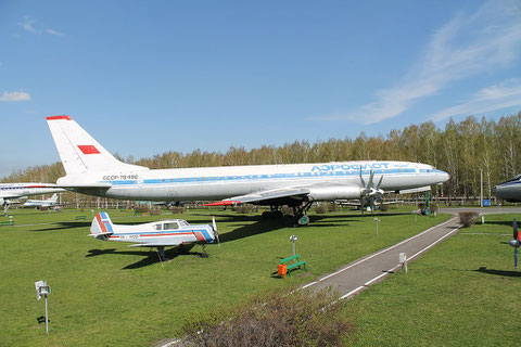 TU 114 " CCCP-76490 " Aeroflot -3