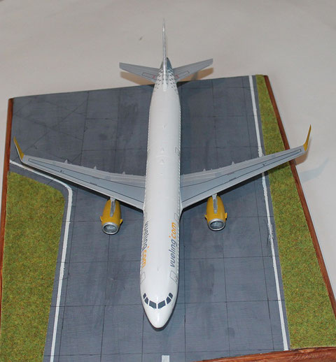 A 321 „ EC-MHS „ Vueling Airlines   Revell    1 / 144 -4