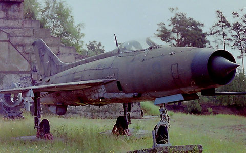 MiG 21F13 " 708 " NVA -1