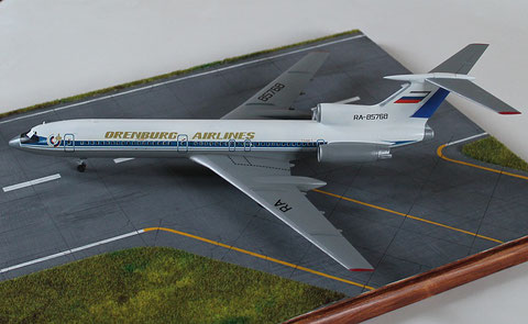 TU 154M " RA-85768 "  Orenburg Airlines   Zvesda  1/144 -3