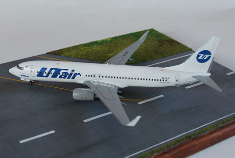 B 737-800  " VQ-BJF "  UTair   Zvesda  1/144 -5