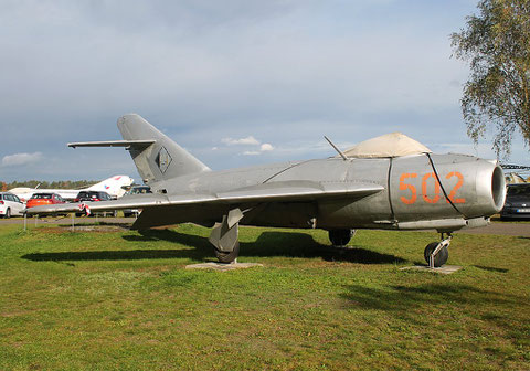 MiG 17F "502"  NVA -1