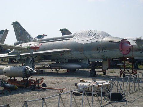 SU 7UM " 1015 " Czech Air Force -1