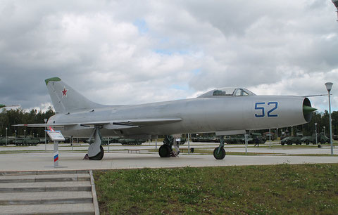 SU 9  " 52 "  Russian Air Force -3