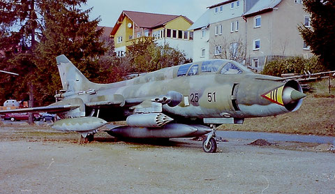 SU 22UM3K " 111 "  /  BW "25 51"  NVA -1