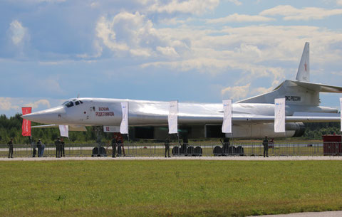 TU 160 " 02 " RF-94102   Vasily Reshetnikov   Russian Air Force -3