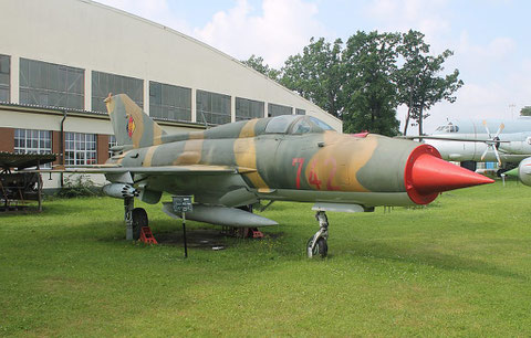 MiG 21PFM ( SPS ) " 742 " NVA -1