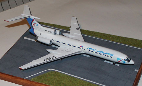 TU-154M " RA-85833 "  Ural Airlines  Zvesda 1/144 -1