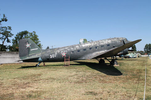 Li 2 " 301 "  Hungarian Air Force -2