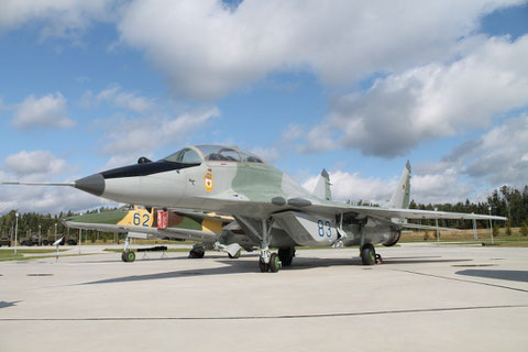 MiG 29UB " 83 " Russian Air Force -2