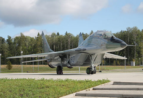 MiG 29UB " 83 " Russian Air Force -1