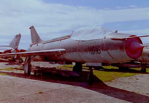 SU 7UM " 1016 " Czech Air Force - 2