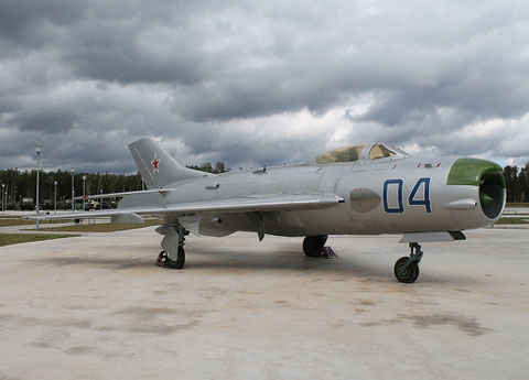 MiG 19P  " 04 "  Russian Air Force -2