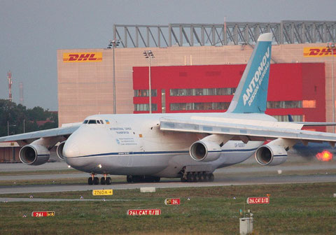 AN124 UR-82007-8