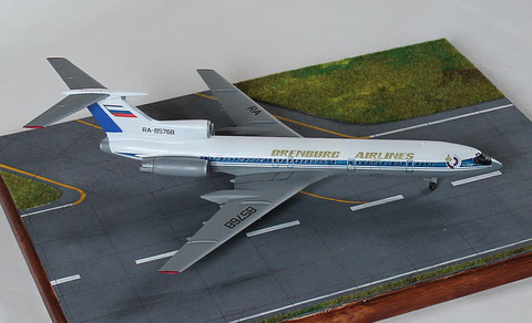 TU 154M " RA-85768 "  Orenburg Airlines   Zvesda  1/144 -1