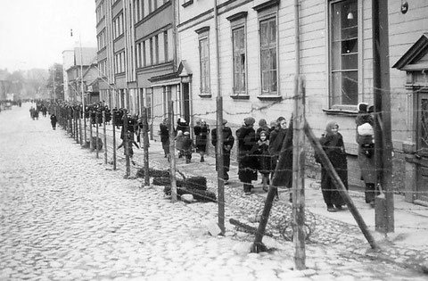 Straßenszene (Leipziger Straße?) im Ghetto Riga