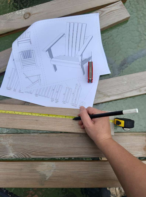 Building a DIY reclaimed wooden chair with free plans by Heidi Mergl Architect