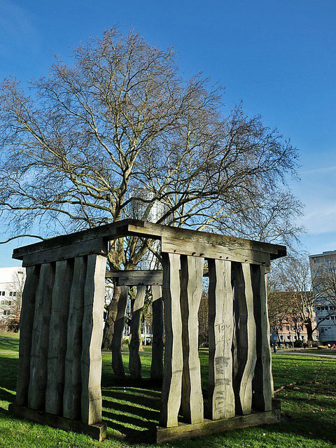 wood(stone-)henge