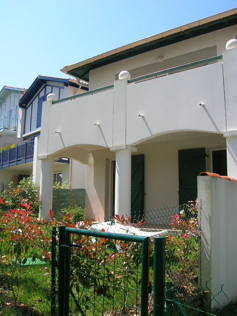 Maison sur deux étages avec jardin privatif