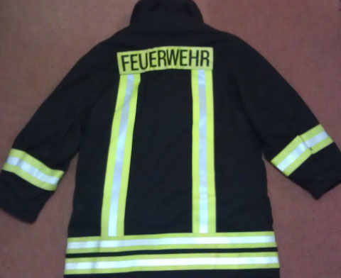 Auch diese Jacke steht fast jedem Mitglied der Einsatzabteilung zur Verfügung. Vorrangig werden die Atemschutzgeräteträger damit ausgestattet.