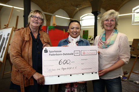 Am Ende dieser 17 Tage konnte ich 600 Euro dem Verein "Paderborn-eine Region hilft" übergeben.