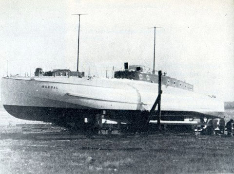 Versuchsboot „Narwal“ vor dem Zuwasserlassen – Bild aus Fock: „Schnellboote Bd. 1“
