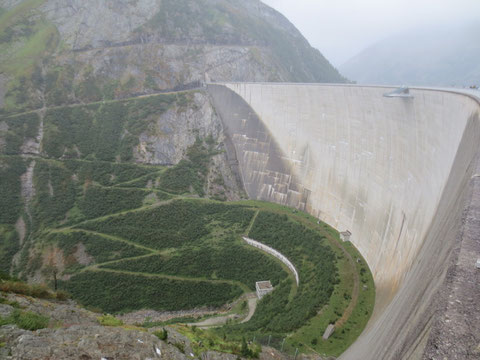 Ein gewaltiges, beeindruckendes Bauwerk von 200m Höhe und über 600m Länge