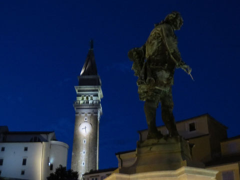 Das "Tartini-Denkmal" - 1896 zu Ehren des in Piran geborenen Geigenvirtuosen und Komponisten Giuseppe Tartini (1692 - 1770) errichtet 