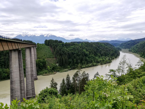 Die 96 Meter hohe und 429 Meter lange Jauntalbrücke