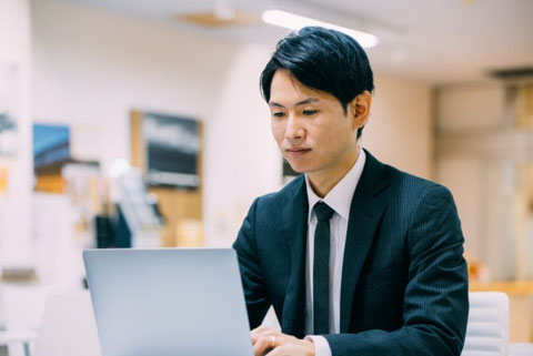 担当者がお申込み内容を確認し、確認メールをお出しします
