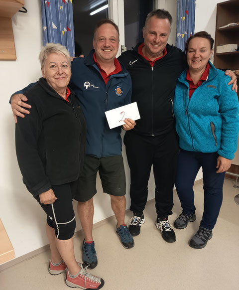 2.Platz:Elfi,Bernhard,Martin,Sabine.
