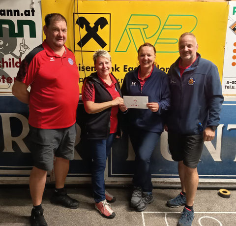 2.Platz:Thomas,Elfi,Sabineund Bernhard.