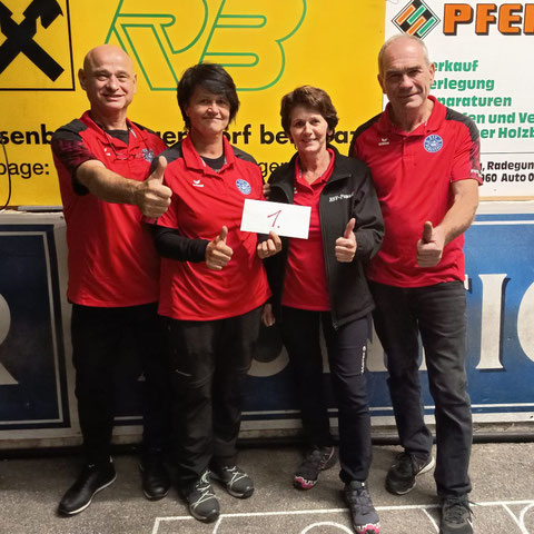 1.Platz:Franz,Bine,Burgi und Herbert.