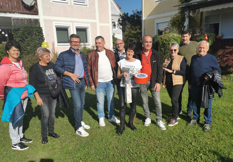 Bine,Heidi,Walter,Wuffi,Gaby,Burgi,Herbert,Elfi,Stefan und Toni.
