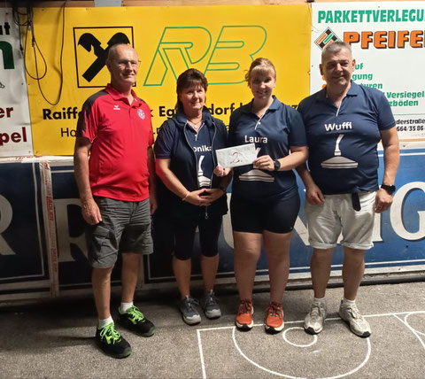2.Platz-Josef,Monika,Laura und Wuffi.