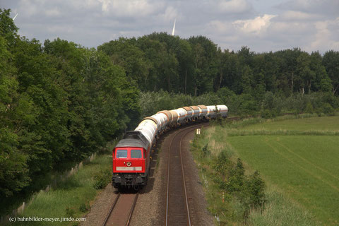 232 654 unterwegs mit einem vollen Gaskesselzug von Wilhelmshaven Ölweiche Ri. Oldenburg (Oldb) bei Bockhorn.
