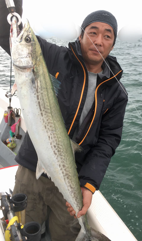 出ました！110㎝！サワラちゃん！(^^♪　もってますね！！