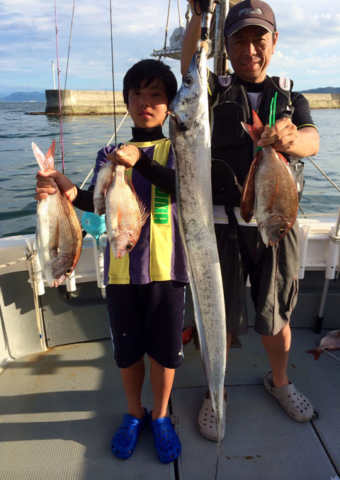 ご乗船ありがとうございました。(*^_^*)　お兄ちゃん前回のリベンジお見事でした！ナイス3Fish(^_-)-☆　夏休みの思い出になったかな？　おとうさんもお見事でした！F5強ドラゴンナイスゲッツです！！お疲れ様でした(*^_^*)。又のご乗船お待ちしてます。