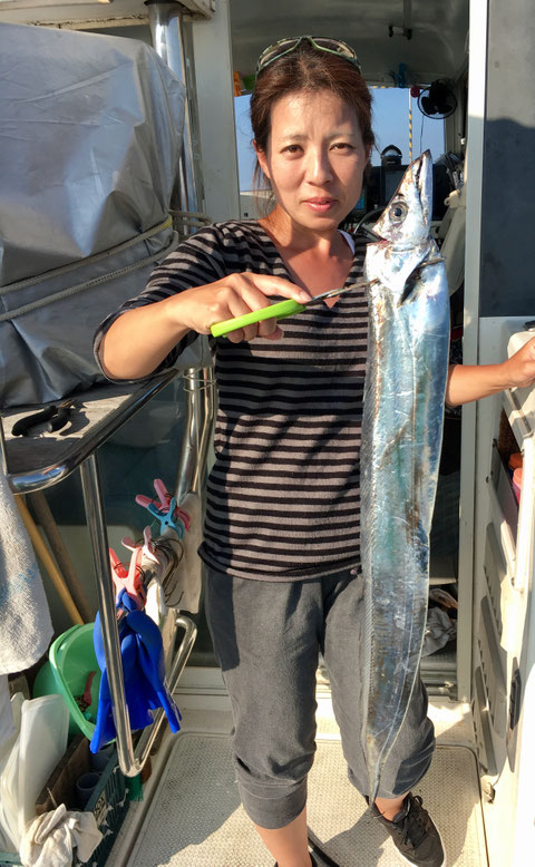 奥様！初太刀魚で今日一！F5(^^♪