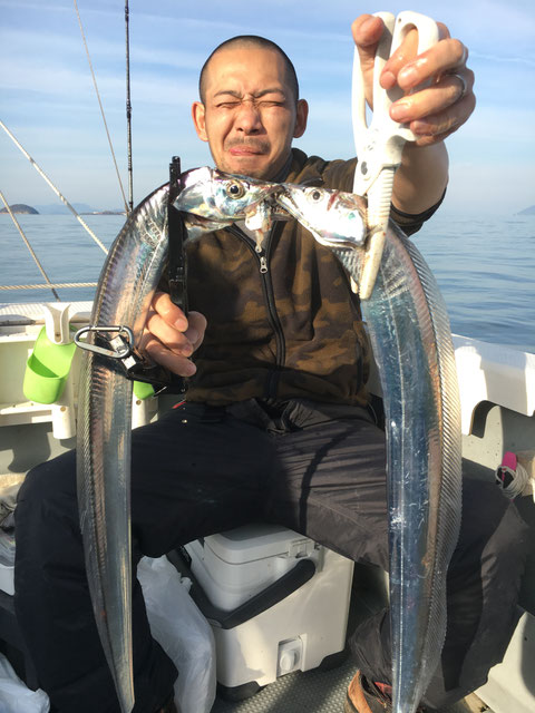 リーダー様！変顔頂きました。(*^_^*)べた凪なのに船酔いは無いでしょう(^^)/(笑)