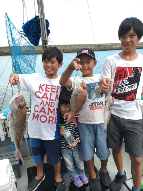 4兄弟でハイチーズ！(^^♪