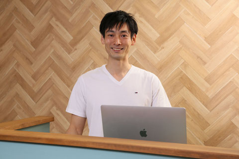 スモールジムSweet Fitness 代表トレーナーの佐藤真弘