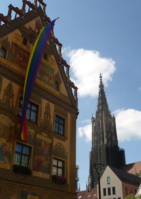 Ulm unter der Regenbogenfahne