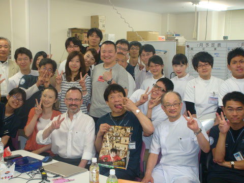 誰も真面目に写らない・・・